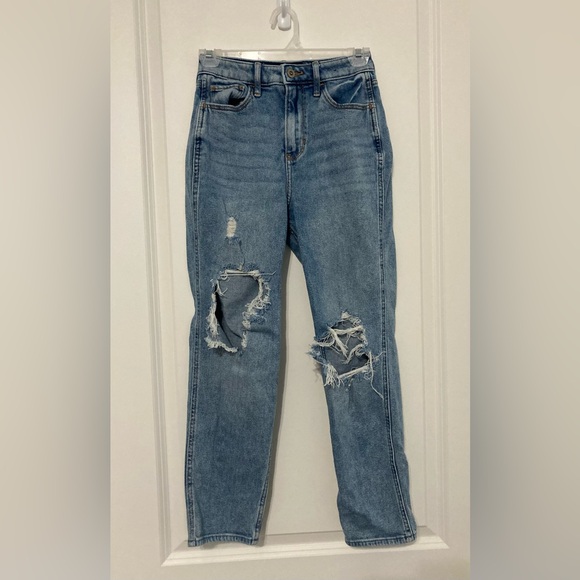 Hollister Denim - Hollister Ultra High-Rise Mom Jean 0S W24 L25